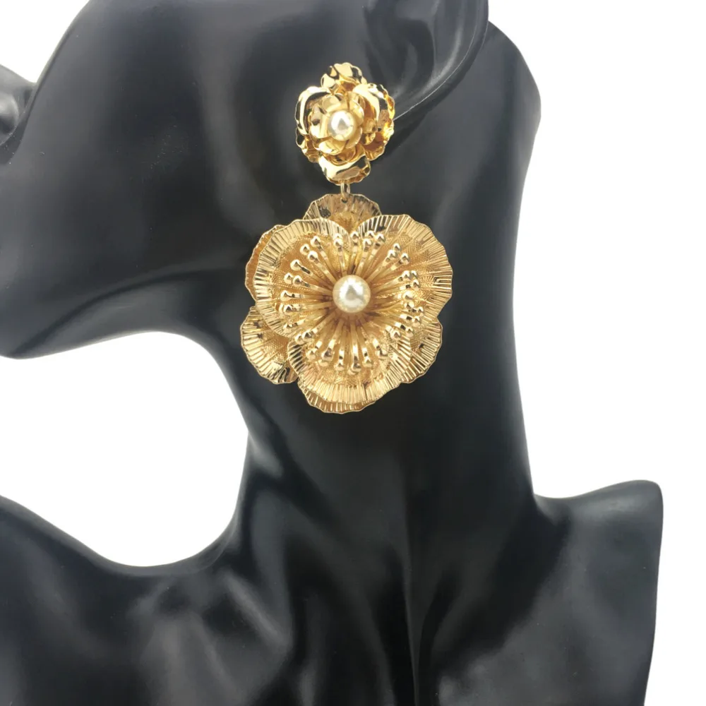 

Trendy Alloy Big Flower Dangle Earrings New Fashion Jewelry Statement Imitation Pearl Pendant Earrings For Women UKMOC