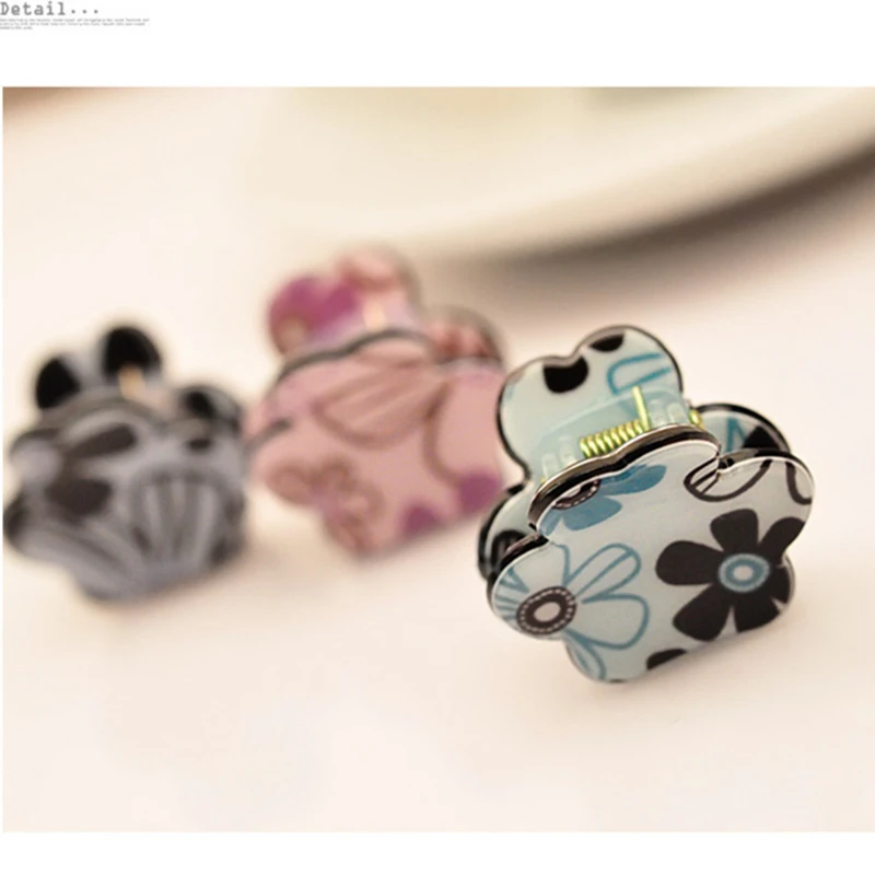 

1 pcs Flower-shaped Mini Hair pins For Women Ladies Plastic Candy Color Claws Hairclip Hair Styling Tools Barrettes Accessories