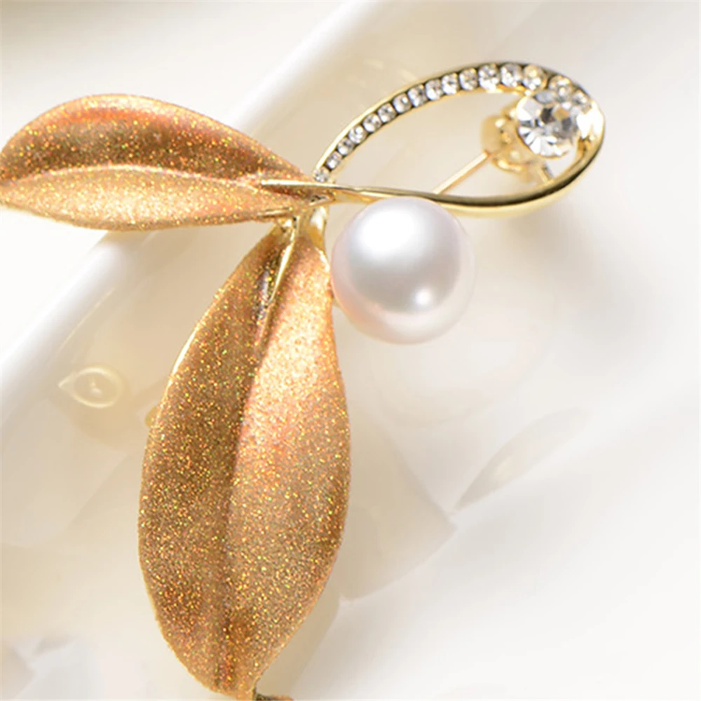 full bright. alloy zircon with 9-10mm pearl brooch pearl natural round Small bee
