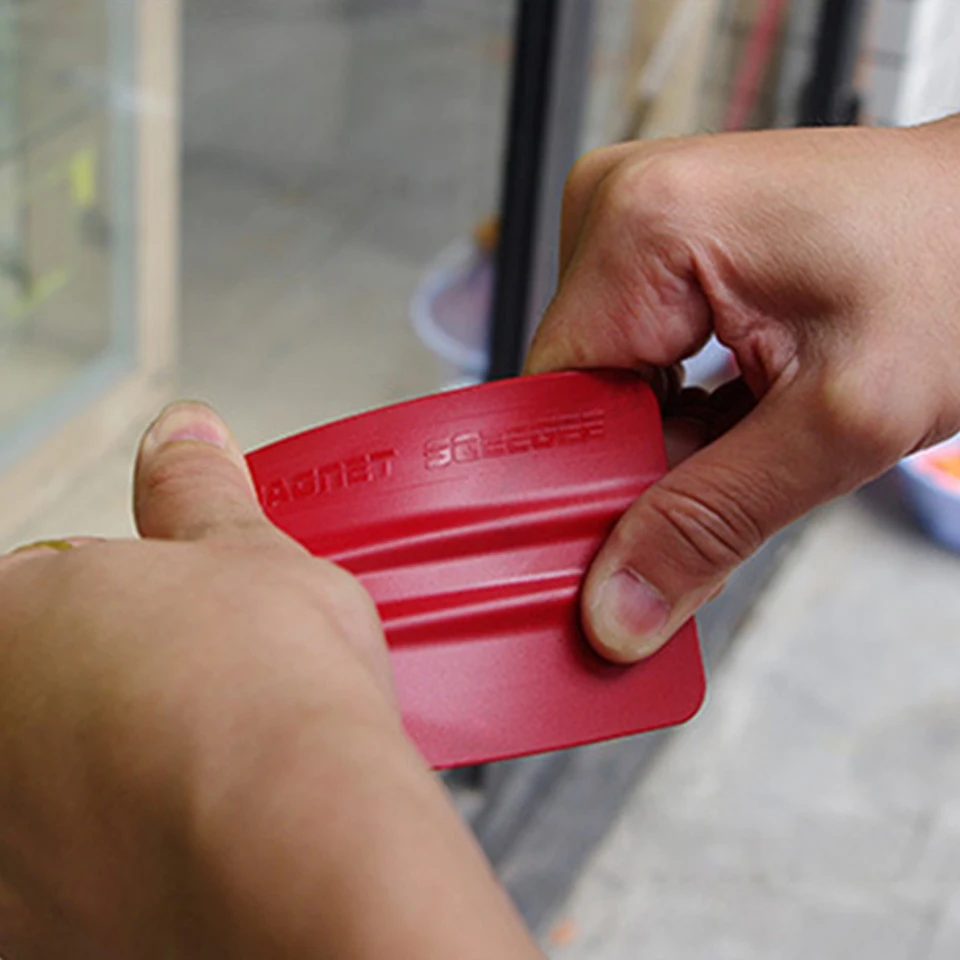 

Free shipping Good Quality Red Magnetic Scraper 7*10cm Bump cards, Bondo Cards magnet 7*10cm MX-140 whole sale