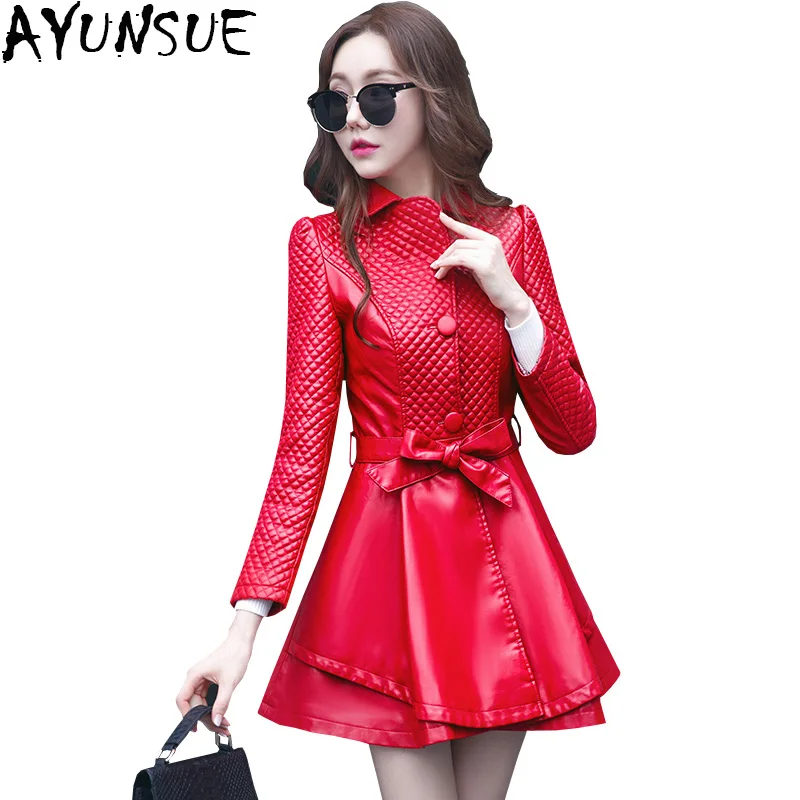 Ayunsue плюс Размеры 4XL новые осенние модные Искусственная кожа куртка Дамы Основные streetwomen длинные красные Цвета хорошее качество LX920