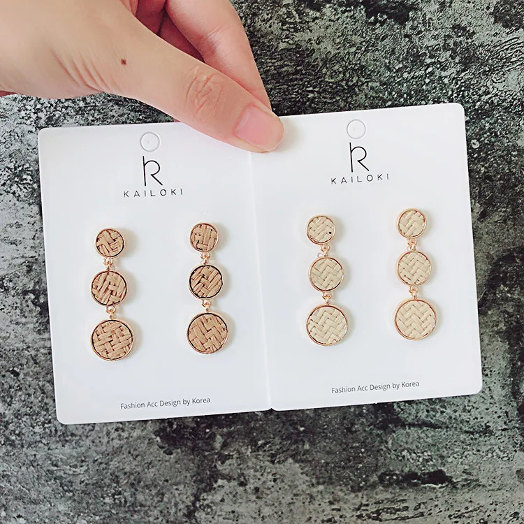 AOMU Fashion Metal Wafer Handmade Round Circle Shape Rattan Straw Weave Long Drop Earrings For Women Dangle Pendientes Holiday