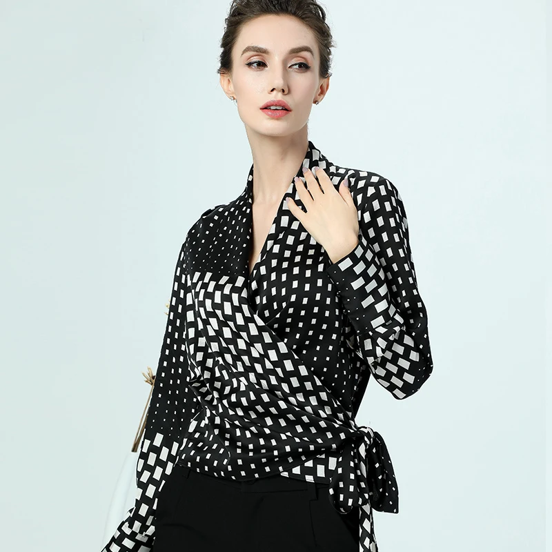 Черно-белая клетчатая атласная блузка женская рубашка Топы с длинным рукавом v-образным вырезом размера плюс 4XL на шнуровке с талией Весенняя женская одежда