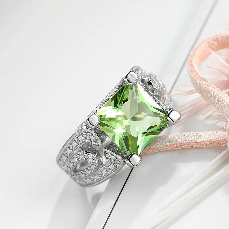 

New Fashion Luxury Vintage Square Apple Green Stone Ring Hollow Lace shape micro Cubic zirconia Pave Setting Women Party Jewelry