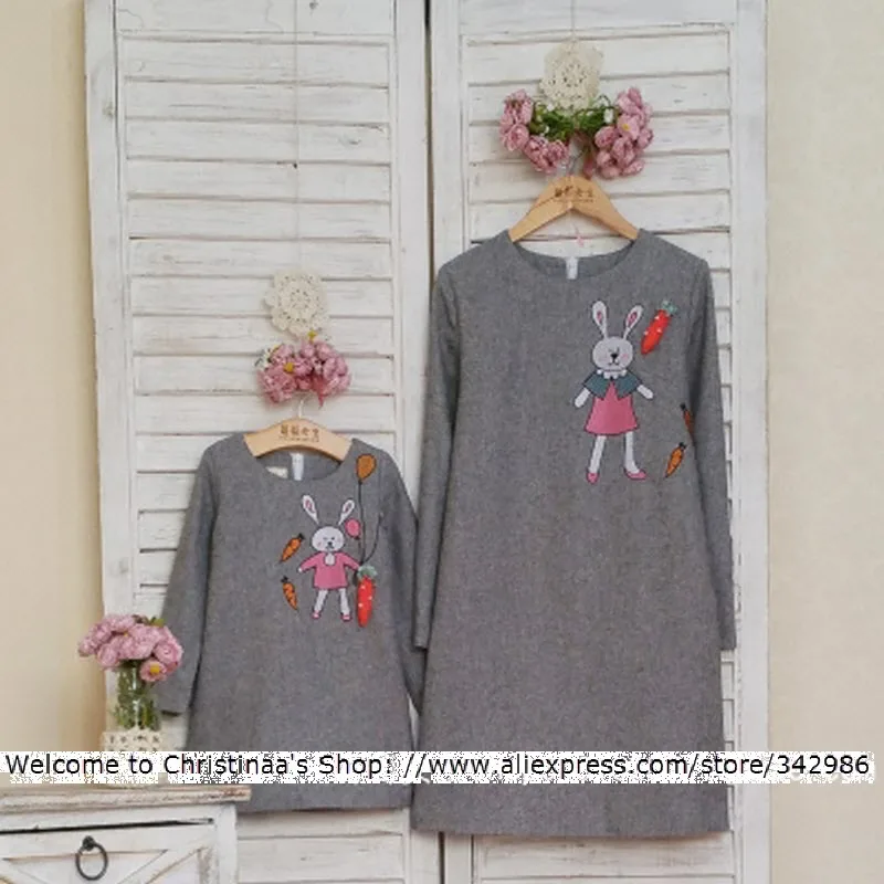

2018 Brand New child kid clothing Family Matching clothes Mother and Daughter dress Mom girls Woman Carrot Embroidery Rabbit
