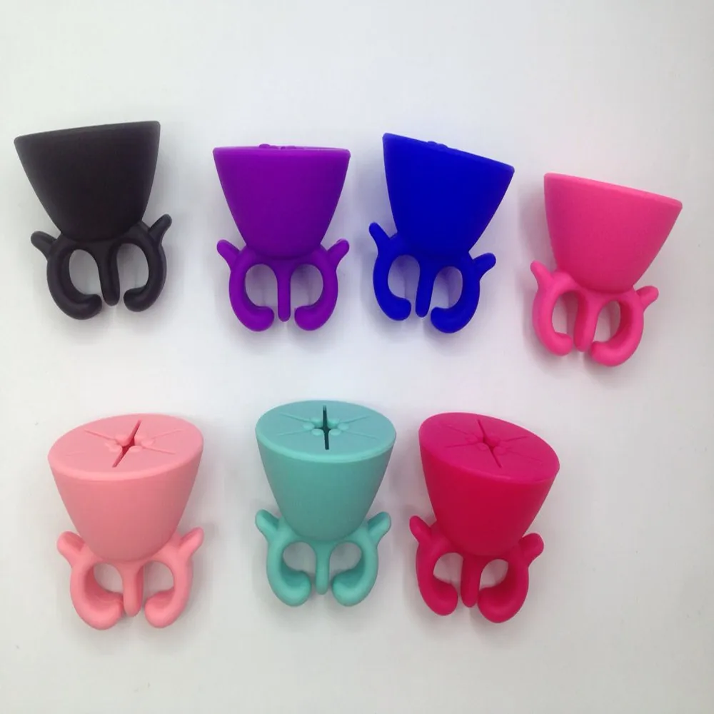 

Wearable Silicone Nail Polish Holder With Ring