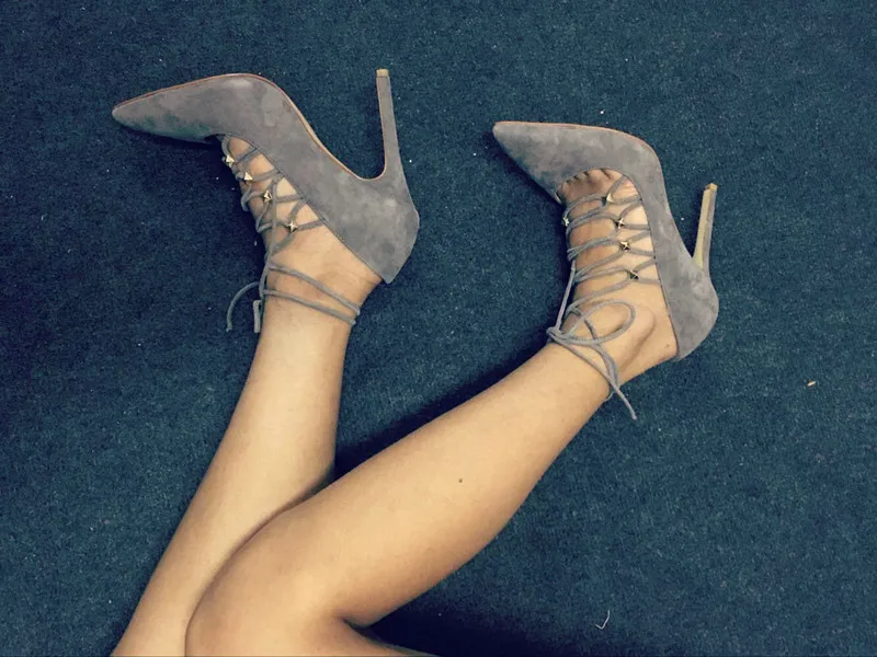 

2017 Hot Sale Wedding Party Dress Shoes Women Pointed Toe Sexy Rivets Detail Pumps Modern Lace Up High Heels Wholesale Dropship