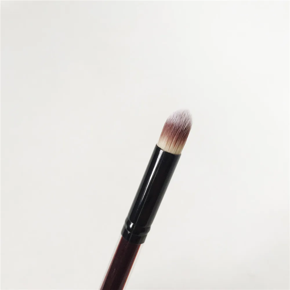 Kevyn Aucoin The  Blender Concealer Brush _ 2