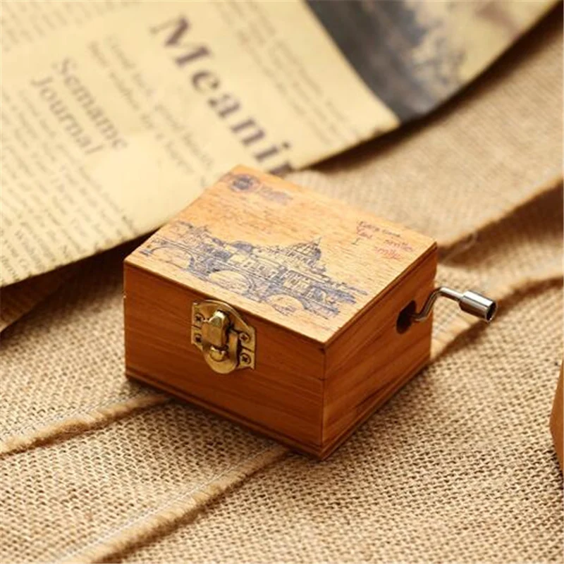 Ручная музыкальная шкатулка. Заводные музыкальные коробочки. Мини музыкальная шкатулка. Коробка с отверстием. Музыкальная шкатулка крафт.