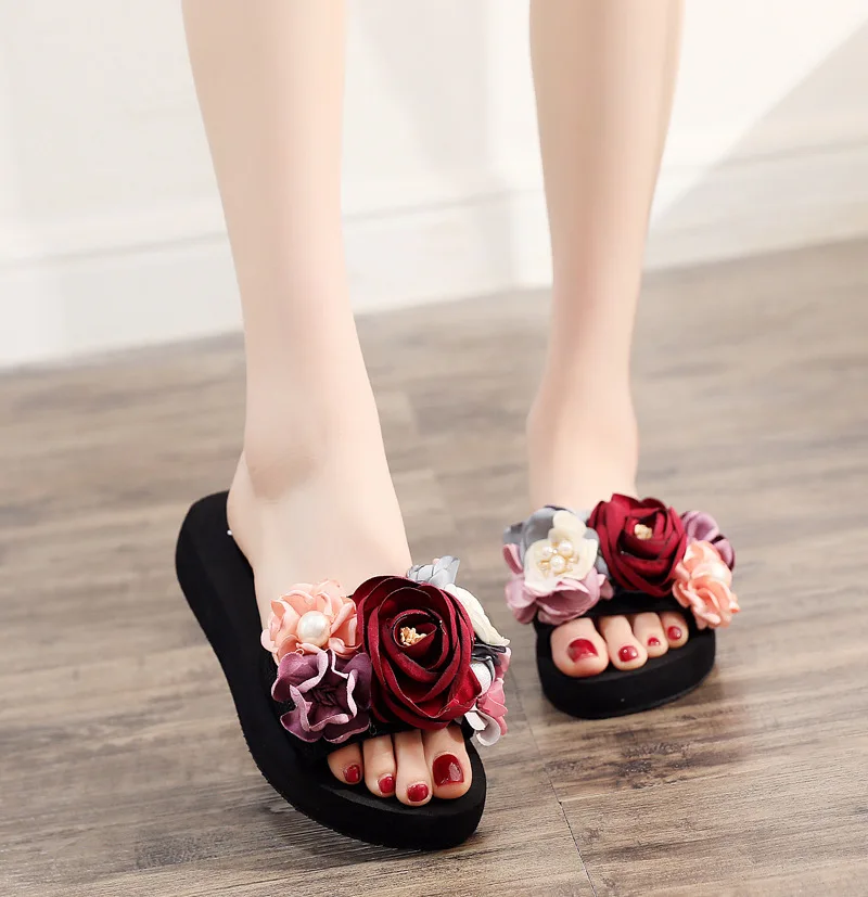 Новинка; Летняя женская пляжная обувь на высоком каблуке с цветочным принтом; Вьетнамки; роскошная дизайнерская обувь для женщин; большие размеры