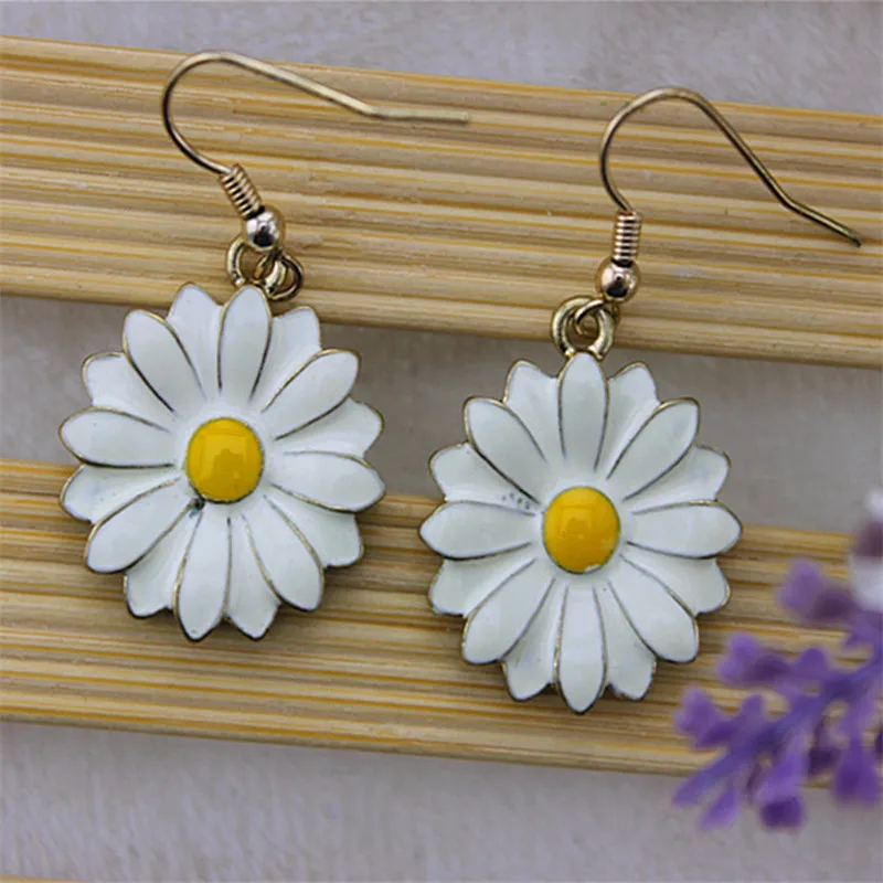 

XQ Free shipping 2015 Flower pattern Earrings The new popular banquet texture