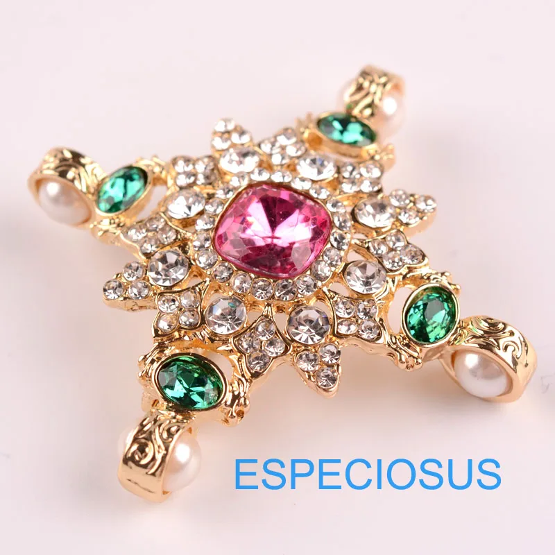 

Elegant Pin Rhinestone Jewelry Cross Brooch Gold Color Crystal Giraffe Women Religious Ornament Breast Pin Lady Pearl Garments
