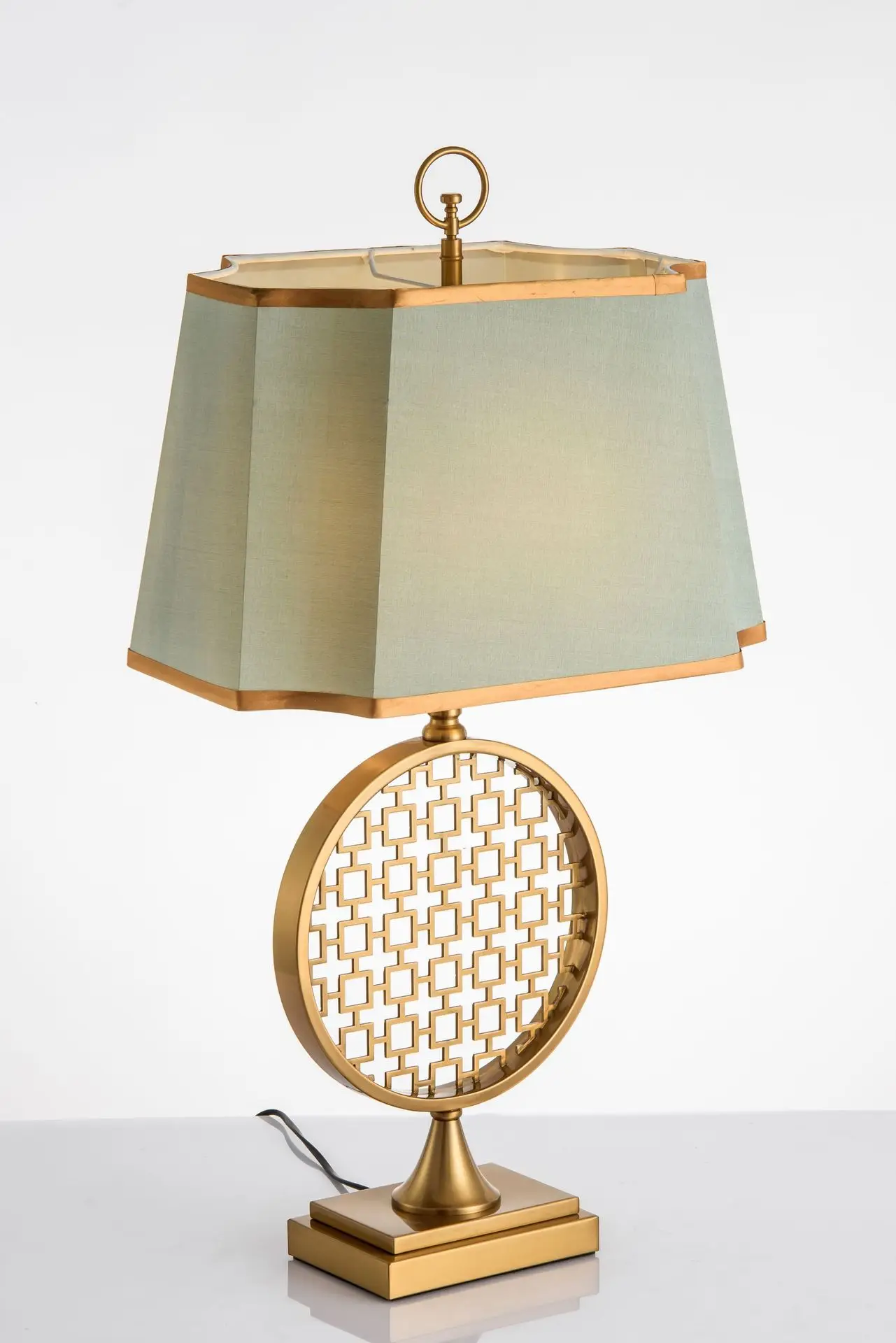 

TUDA LED Table Lamp European Grid Wrought Iron Table Lamp Living Room Bedroom Bedside Study Cloth Table Lamp E27 110V 220V