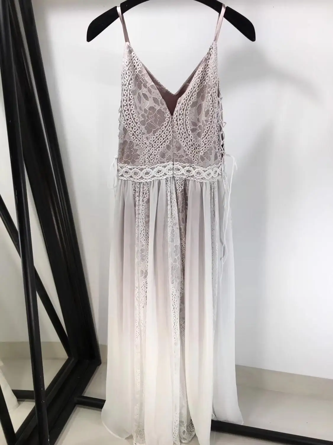 New Arrival Brand Summer Fashion Patchwork Lace Dress Deep V Neck Sexy Backless Spaghetti Strap Hollow Out Long Dresses