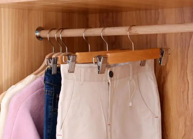 4 pcsHousehold с клип вешалки Нескользящие выдвижной шкаф рама влажная или сухая противоскользящая уличная одежда сушилка вешалки LYQ