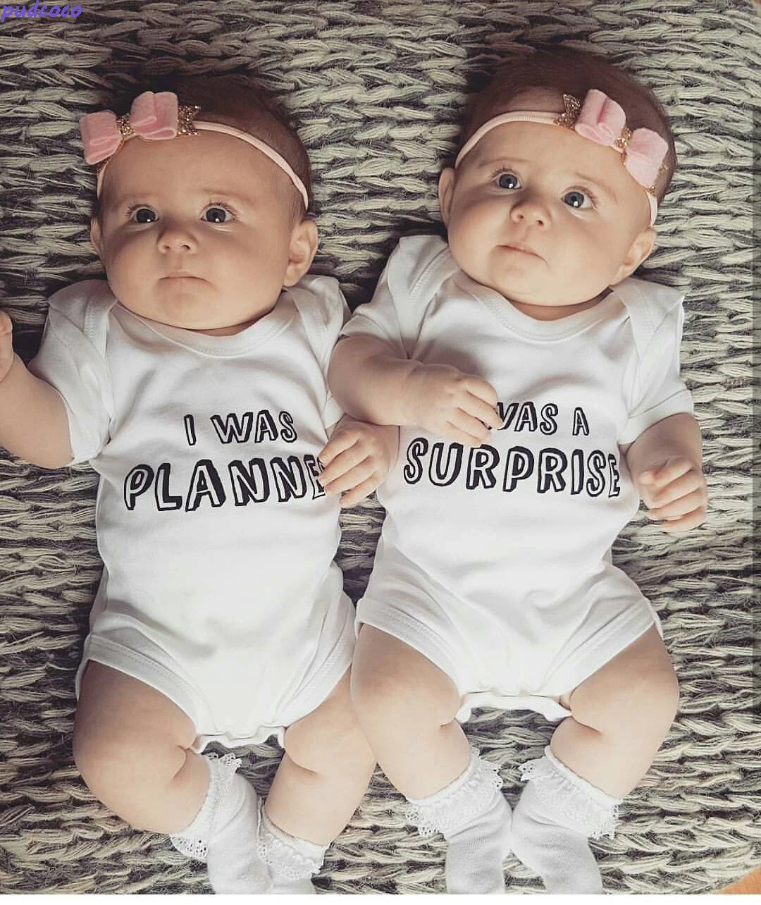 Twins Bayi Baru Lahir Bayi Laki Laki Perempuan Pakaian Indah Balita