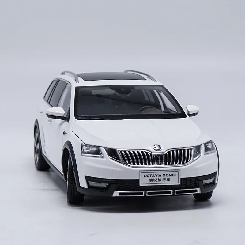 1/18 Skoda Octavia Combi Wagon литая под давлением металлическая модель автомобиля игрушка для мальчика подарок на день рождения оригинальная коробка