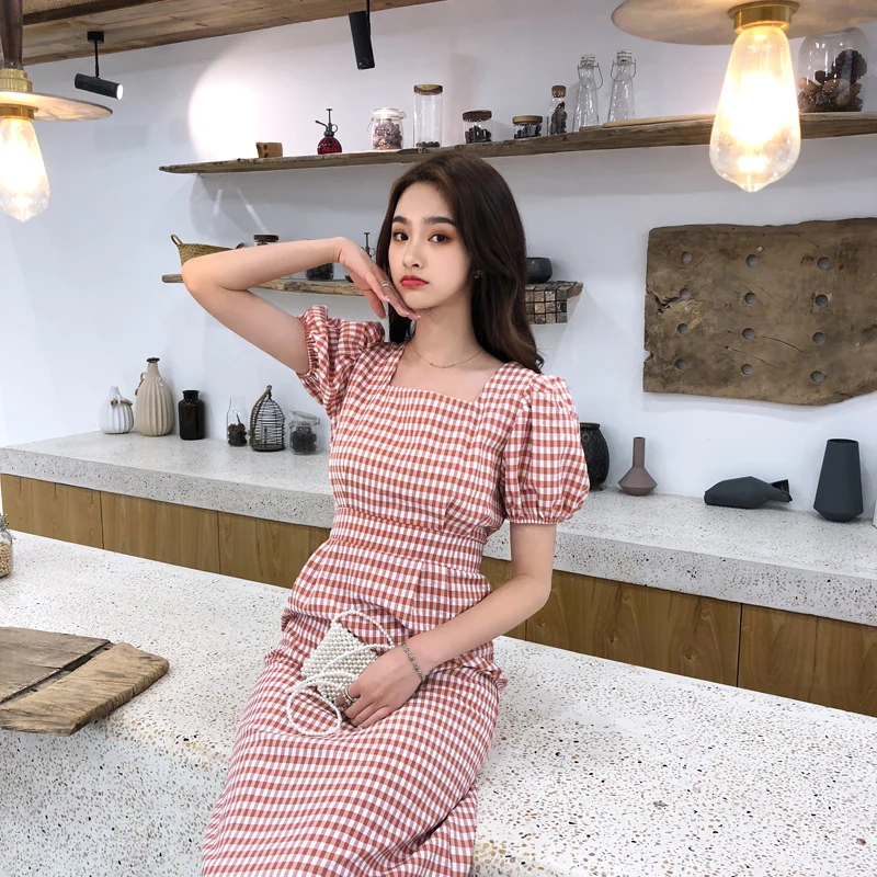 

2019 summer new Korean version of the waist was thin fashion beach dress retro plaid short-sleeved square neck dress woman