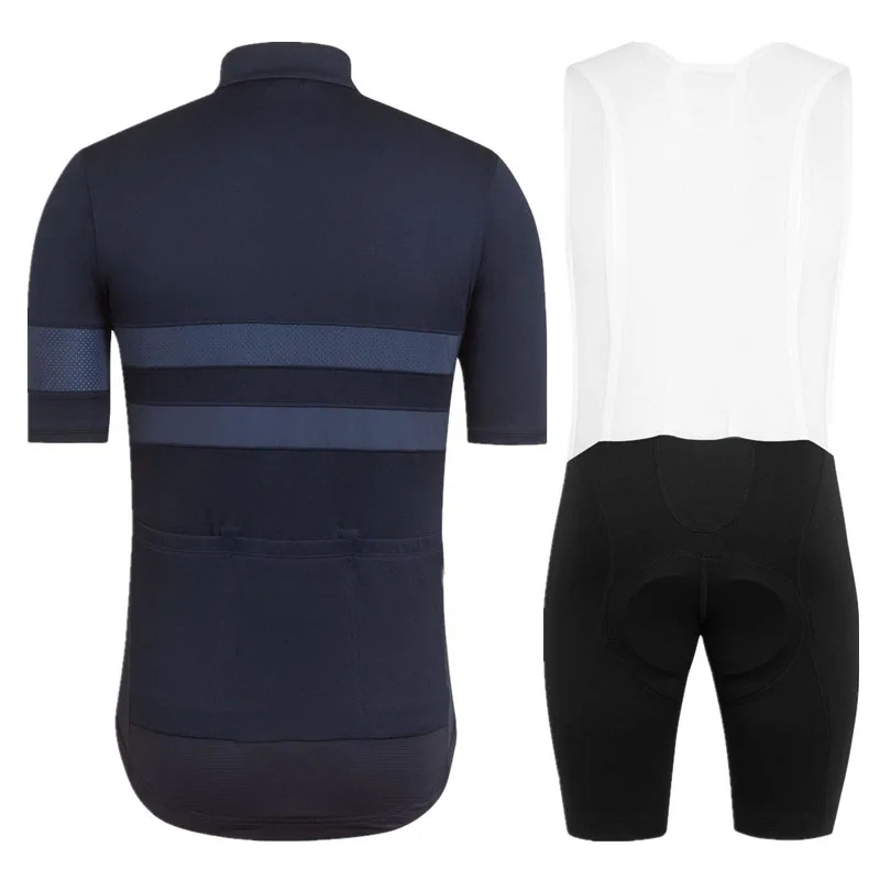 BLW02XX_DNY_1898Mannequin_
