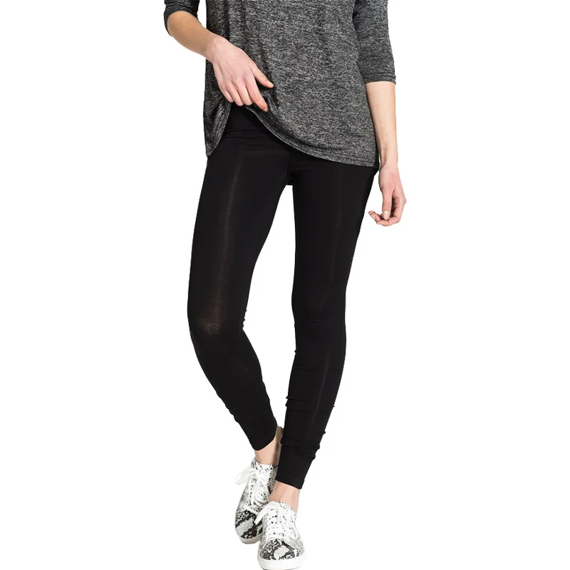 black shiny lycra leggings