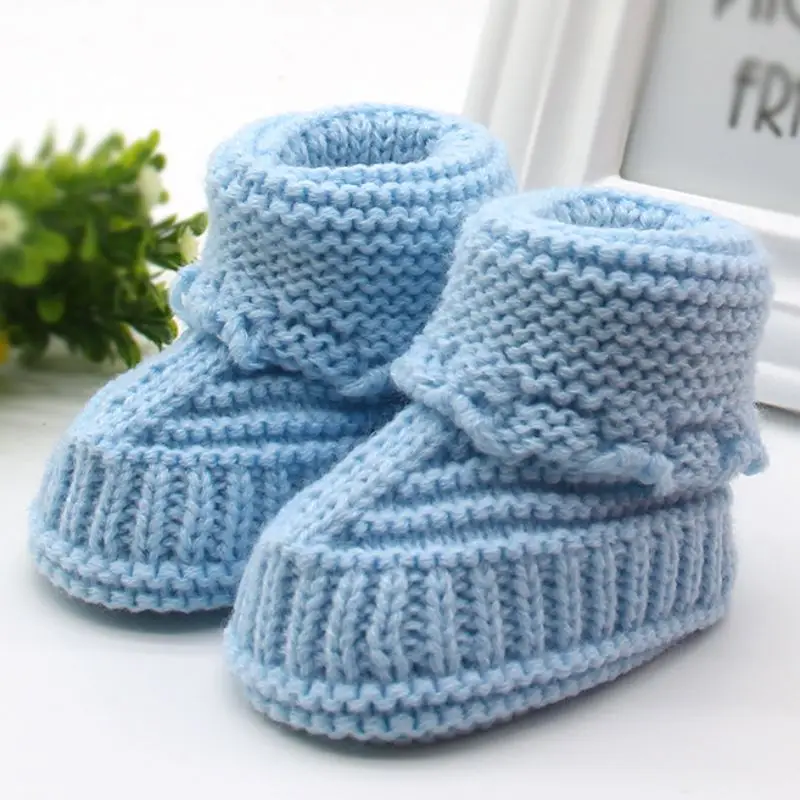 Ручной работы для новорожденных Детские кроватки обувь для маленьких мальчиков и девочек вязаные зимние теплые пинетки детские обувь