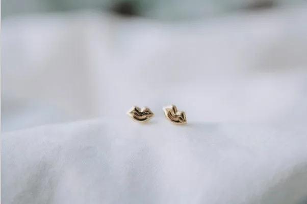 

10 Pairs Fashion Sexy Small Lip Stud Earrings Wholesale Free Shipping