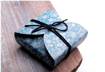 

12*12*4 cm High Quality Vintage Flower Design Cake & Cookie & Bakery Paper Box