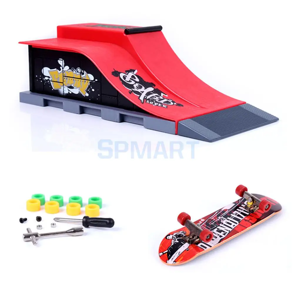 Mini Skateboard and Ramp Accessories set Ein Mini Skateboards & Bikes