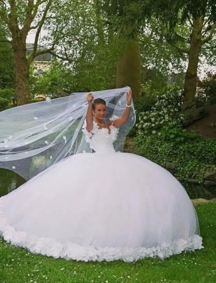 Very big dress Clearance