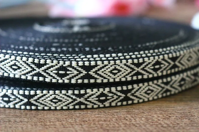 

20yards/lots Woven Jacquard Ribbon 1cm black background light beige Geometric quadrangle pattern IS-2839