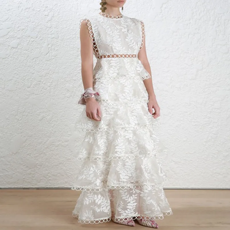Женское кружевное платье белое с вышивкой в виде торта весна лето 2019|lace dress|fashion