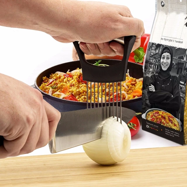 Pronged Onion Holder Helps Slice Onions Quickly and Easily