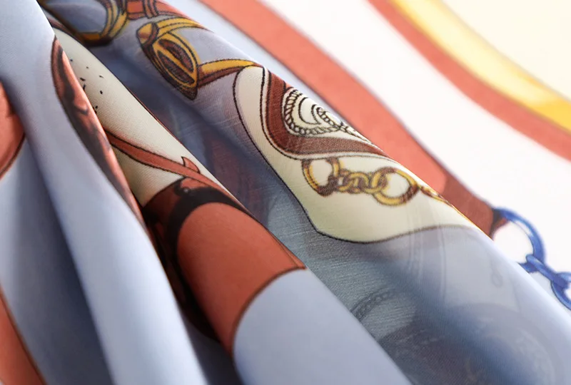 10916420062_2070773686