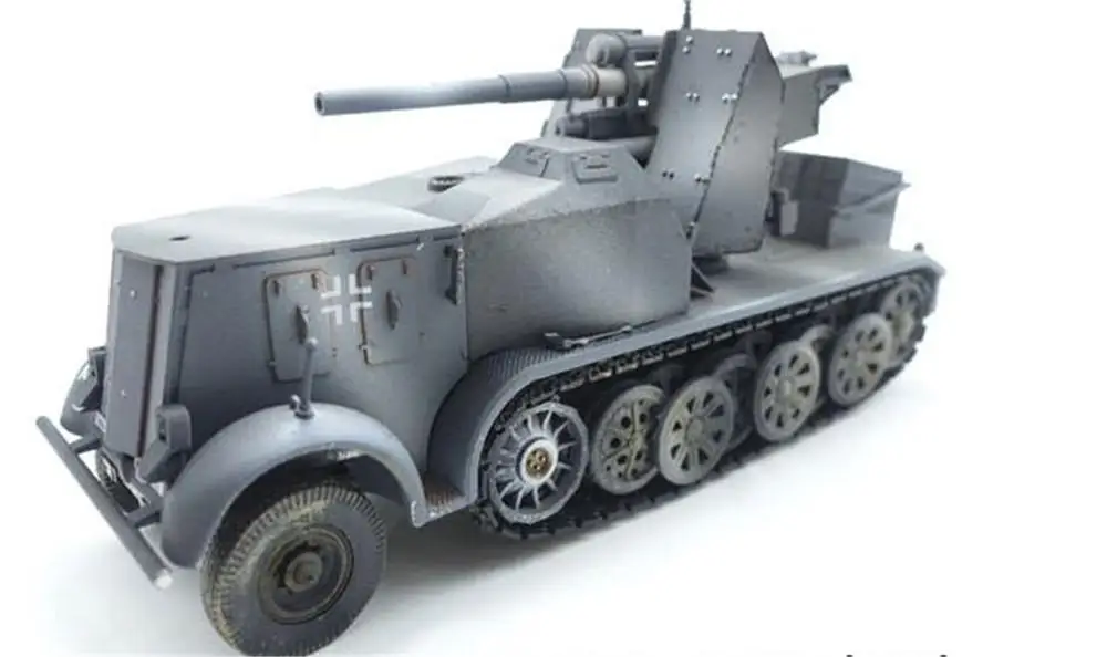 Немецкий SD. KFZ.8 DB9 FLAK18 88 мм 1/72 Готовая модель бака