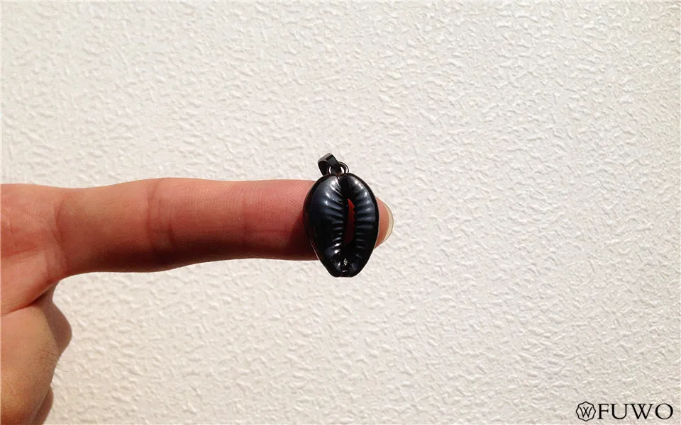 Natural Cowrie Shell Pendant 11