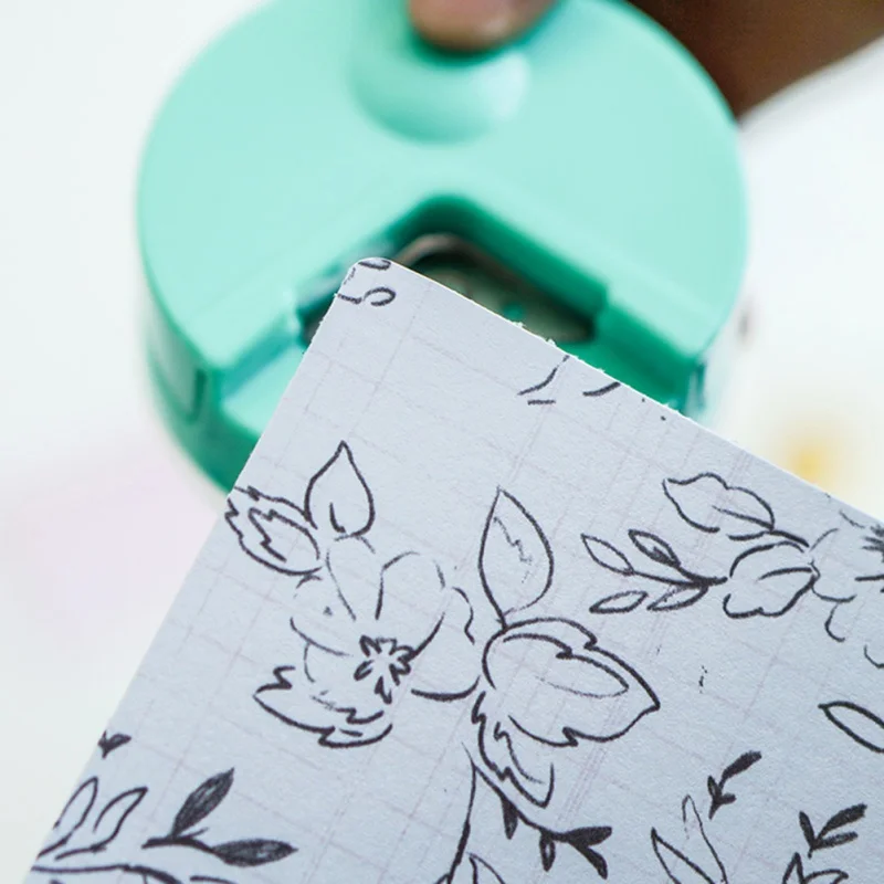 

DIY Mini R4 Card Paper Cutting Corner Machine Round Punching Tool Scrapbooking Cutter Home DIY Embossing Dies Tools