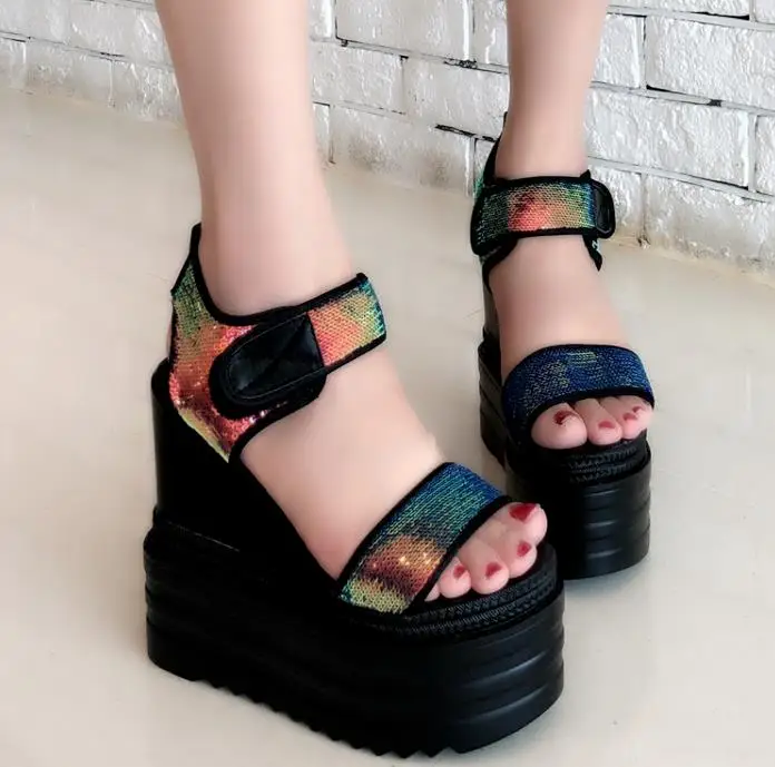 Женская обувь на рифленой подошве с открытым носком новые летние кроссовки в Корейском стиле, визуально увеличивающие рост римские сандалии на толстой подошве