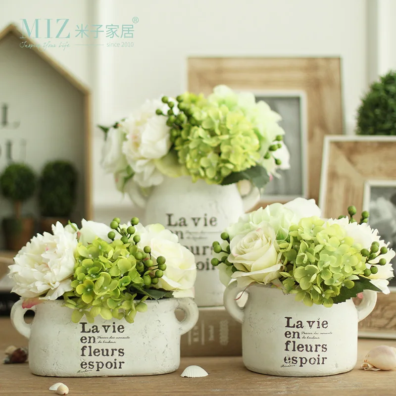 

Miz Home 1 Piece White Clay Vintage Freshing Green Artificial Hydrangea Berries Vase Set for Home Desktop Vase with Flower