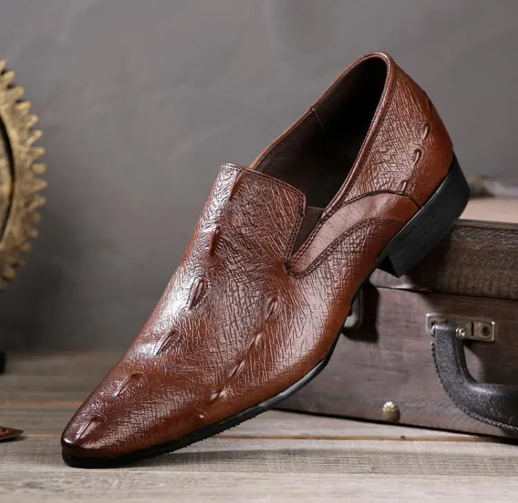 

Spring and autumn men's pointed shoes crocodile pattern England leather Korean version of the trend set foot casual dress shoes