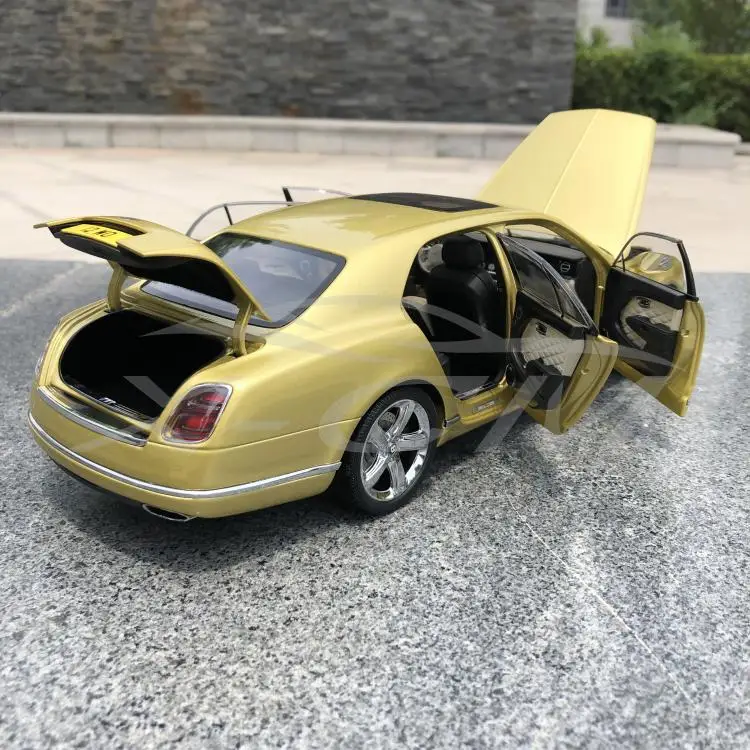 Литая модель автомобиля почти настоящая Bentley Mulsanne speed 1:18(Julep)+ маленький подарок