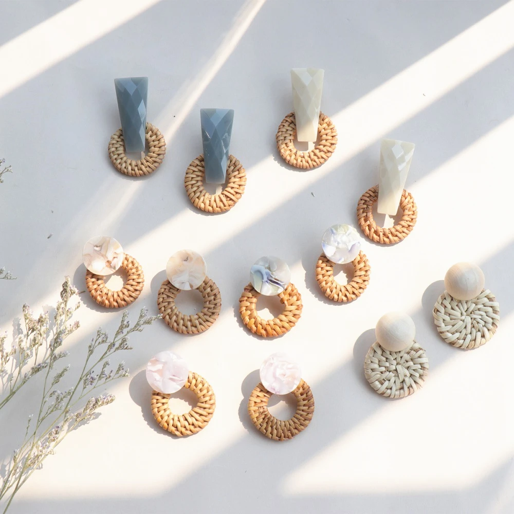 

Korea Jewelry Handmade Irregular Acrylic Stone Wooden Big Hollow Out Round Circle Rattan Straw Weave Drop Earrings for Women