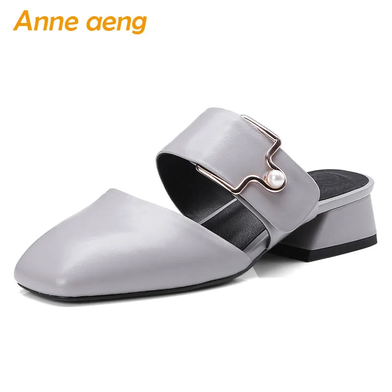 

2019 New Summer Genuine Leather Outside Women Slippers Middle Square Heel Pearl Metal Fashion Casual Women Shoes Mules Slides