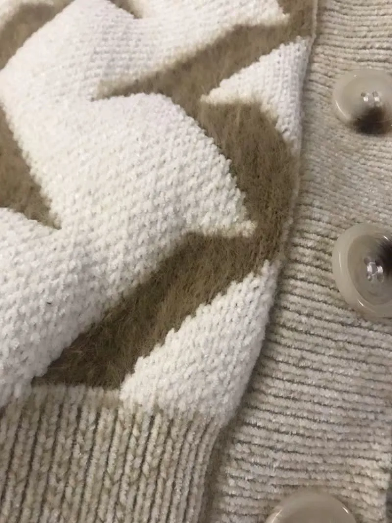 11 (11)