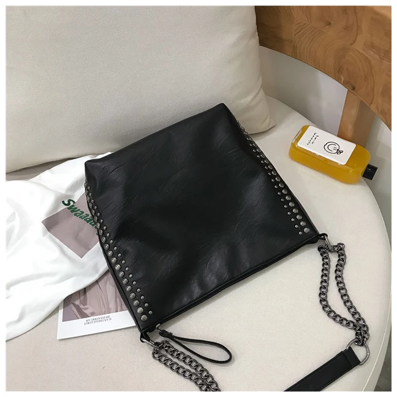 Rivets Women Large Bags Vintage Female Tote Handbags Soft Pu Leather Shoulder Bags Chain Crossbody Bag For Women Black Bolsa