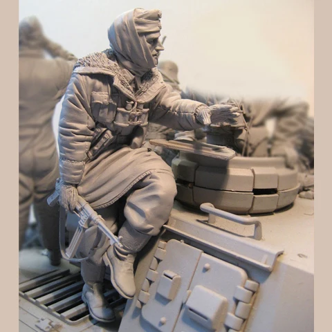 

1/16 Scale Resin Figure Soldier Sitting on Tank 120mm