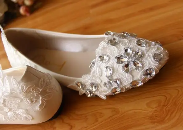 1 Plat 2 Sont Chaussures 3cm Et Cristal Avec Mariée D'eau High En 4 3cm 3 Mariage De New2018 Flat Flat Main La Clouté Blanc Fond Forage Plates RWBZtnUT
