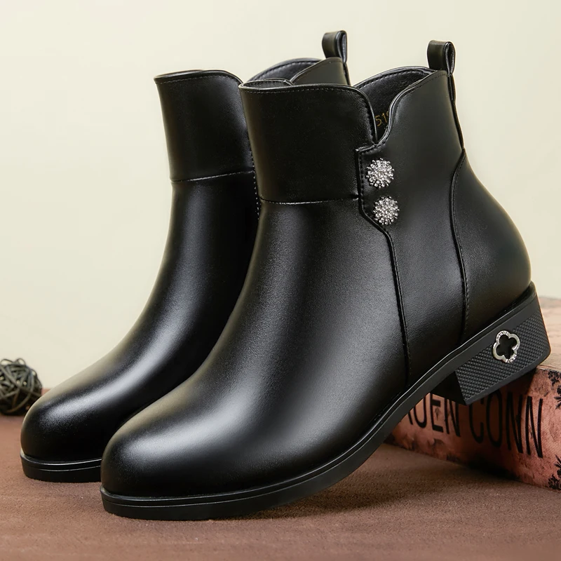 

Women Winter Boots Mother Shoes Antiskid Waterproof Women Fashion Casual Shoes Leather Comfortable flat with Warm shoes