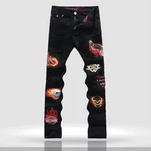 Горячие продажи Мультфильм Вышивка Мужчины Брюки Мода Slim Черный Джинсы