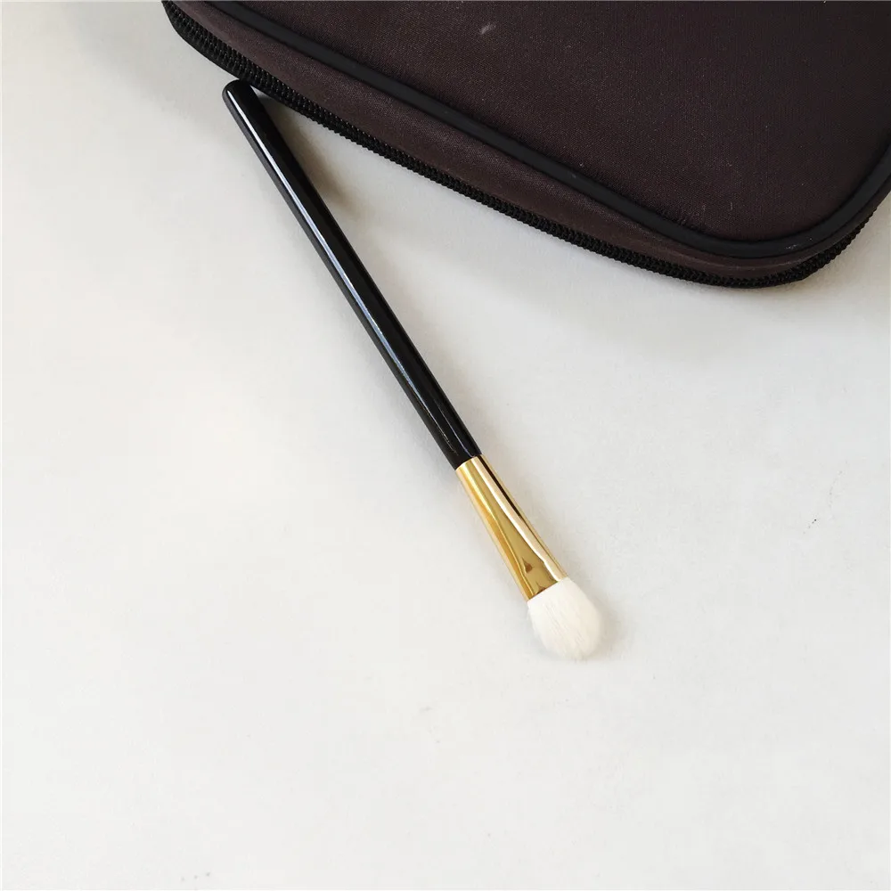 yani TF-SERIES EYE SHADOW BRUSH 11 _ 2