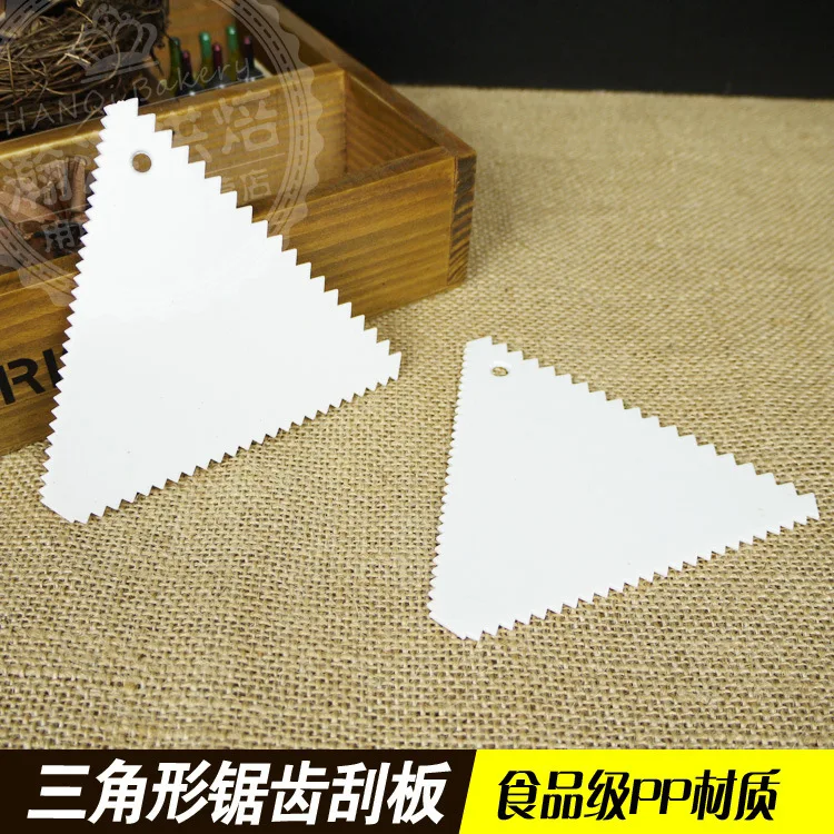 New Baking Pastry Cutters Spatulas Kitchen Small Tool Triangle Plastic Scraper Cream Chocolates 2pc